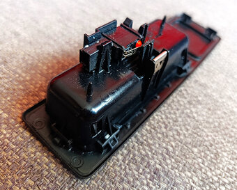 tlačítko otvárania kufra na BMW - 9