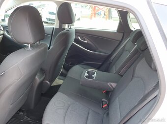 Hyundai i30 WG 1.6CRDi 85kW TAŽNÉ SMART ZÁRUKA DPH - 9