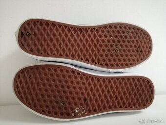 VANS 41 - 9