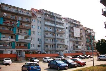 Geologicka ul., 1,5 izbový byt s parkovacím miestom od 1.8. - 9
