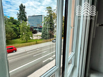 Reprezentatívne priestory na prenájom – Štúrova, pri Auparku - 9