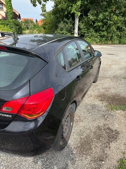 Predám Opel Astra 1.4 Turbo 140k Enjoy - 9