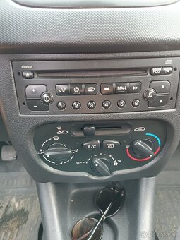 Peugeot 206+ 1.4 benzín - 9