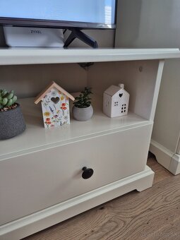 TV stolík Liatorp - 9