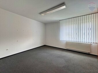 PRENÁJOM kancelárske priestory 75 m2 centrum mesta Prievidza - 9
