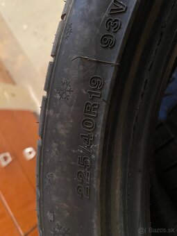 225/40 r19 zimne - 9