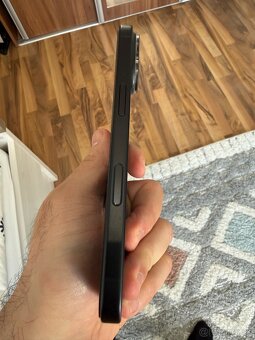 iPhone 16 ako nový - 9