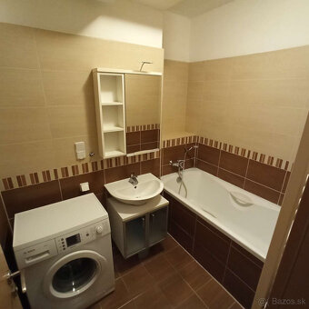 UNIVERSO voľný od1.2.2025 - 9