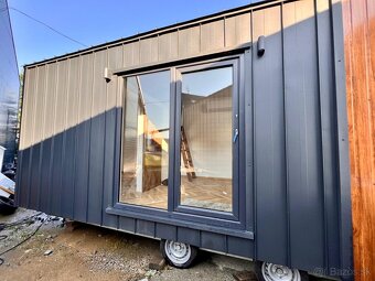 Tiny house skladom - dostupný hned, rozmer 8x3 - 9