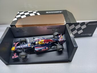 2X F1 RED BULL RB7 A RB7 JAPAN 2011 VETTEL MINICHAMPS 1:18 - 9