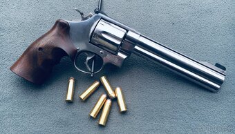 Revolver Smith&Wesson .44 Magnum - 9