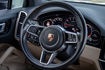 Porsche Cayenne 4x4 AT/8 - 9