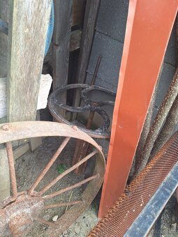 Liatinove koleso na studnu 1 - 9