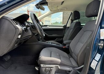 Volkswagen Passat 2,0 TDI 110kW DSG NAVI 2023 nafta automat - 9