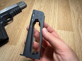 COLT 1911 Rail GBB CO2 - 9