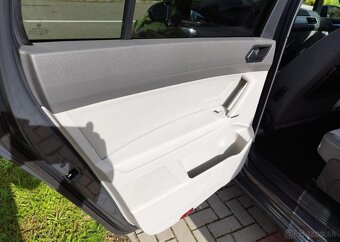 Volkswagen Touran 1,6 TDI nafta manuál 81 kw - 9