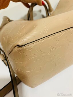 Krasna kabelka Guess - 9