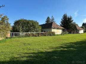Budova s veľkým potenciálom v centre obce Žihárec - 9