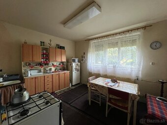 Šaca - 5 izbový rodinný dom s peknou záhradou - 9