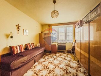 REZERVOVANÉ Na predaj priestranný 2-izbový byt v Banskej Š - 9