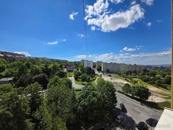REZERVOVANÉ - 4-izbový „pražský“ byt so 6-m lodžiou na Furči - 9