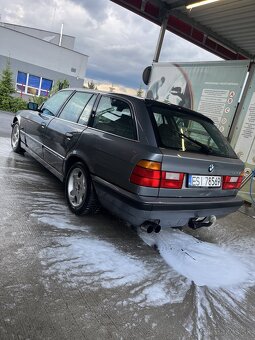BMW E34 528i Touring - 9
