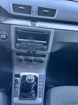 Volkswagen Passat - 9