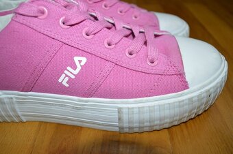 predam krasne damske tenisky FILA - 9