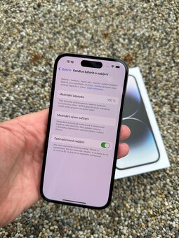 IPhone 14 Pro - baterie 100% - 9