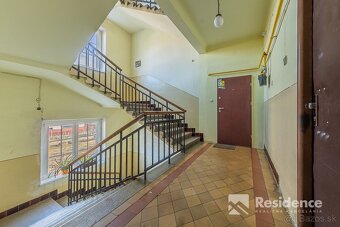 REZERVOVANÉ 3 izbový byt s pozemkom a parkovacím státím v sk - 9