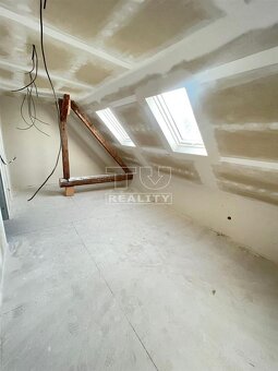 DOM ZA CENU BYTU V ROSINE , 35m2 terasa - 9