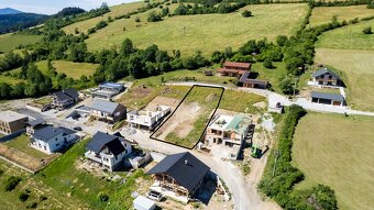 Slnečný stavebný pozemok s nádherným výhľadom vo Vyšnom Kubí - 9