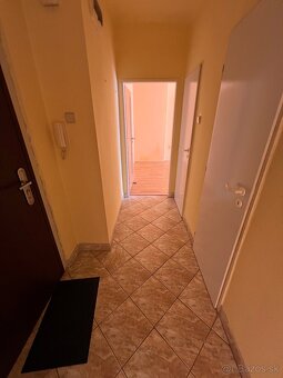 Na predaj 2 izbový byt, blizko centra, Nové Zámky - 9