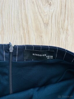 KRÁSNY SUKŇOVÝ KOSTÝM značky RESERVED - 9