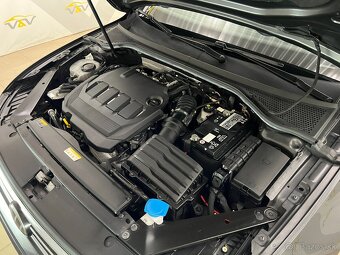 Volkswagen Passat Variant 2.0 TDI EVO Elegance DSG - 9