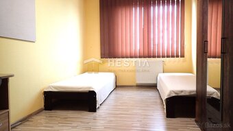 ZNÍŽENÁ CENA Veľký rodinný dom s pozemkom 930 m2 Kuklov - 9