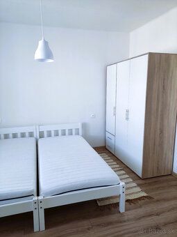 2-izbový byt s balkónom, internetom, centrum - 9