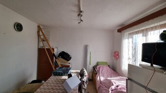 Zahrada so zahradnou chatkou - 9