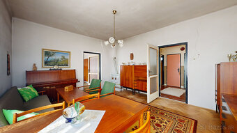 Rodinný dom s potenciálom v Senci – tichá lokalita, veľký po - 9