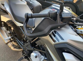 Kryty páčiek na BMW - 9