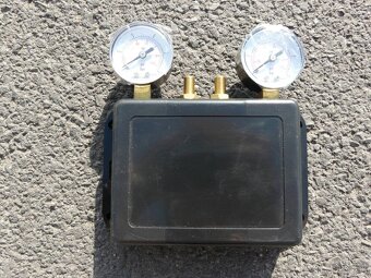 Sada měchů s držáky hadicemi a manometrem - 9