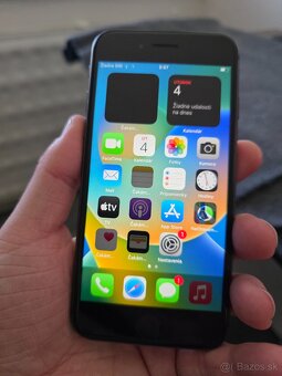 IPhone 8 64GB čierny/sivý, zachovalý, 77% batéria - 9