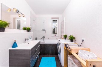 Pernájom 2 izbový byt Nitra, širšie centrum s garážou - 9