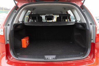 Hyundai i30 CW 1.4i, len 112tis. KM, Klíma, LED, TOP stav - 9