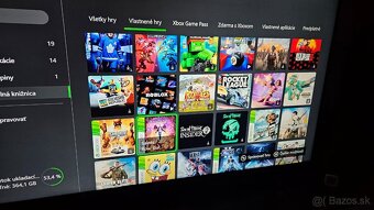 Xbox one S all digital + 130hier a 2 joypady - 9