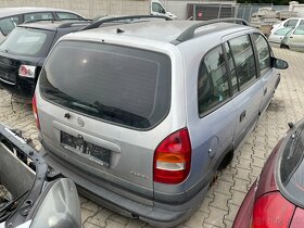 Lacno rozpredám Opel Zafira 1999-2005 na náhradné diely - 9
