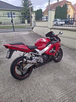 Honda CBR 929 RR - 9