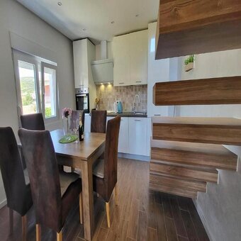 CHORVATSKO: 6kk Úchvatný dům s výhledem na moře v Trogiru/Ci - 9