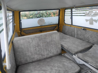 TAZ 1203 Sanitka - 9