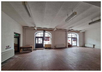 HISTORICKÁ BUDOVA, PREVÁDZKOVÝ DOM, CENTRUM, KREMNICa - 9